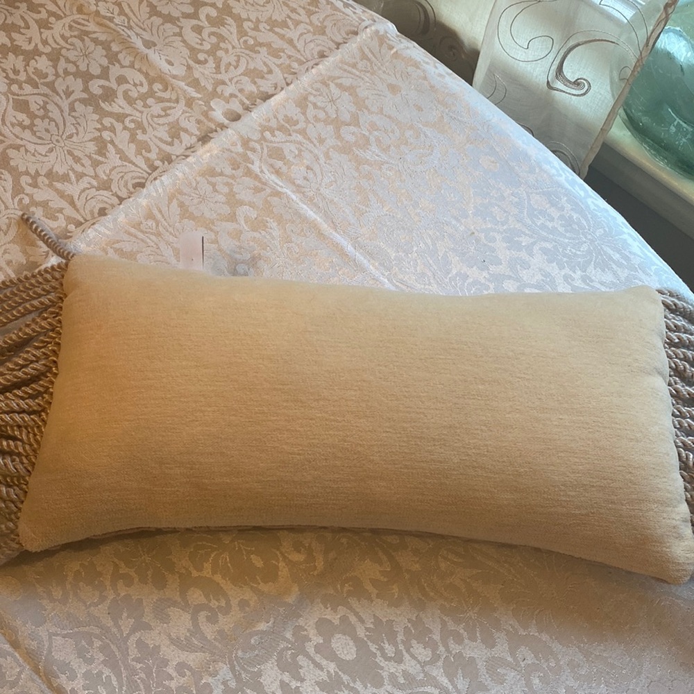 Vintage accent pillow - Picture 5 of 7